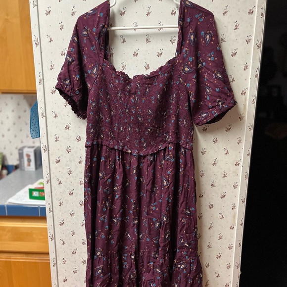 TIME AND TRU WOMENS MAROON WITH FLORAL PRINT. Elastic top NWT - Picture 3 of 4